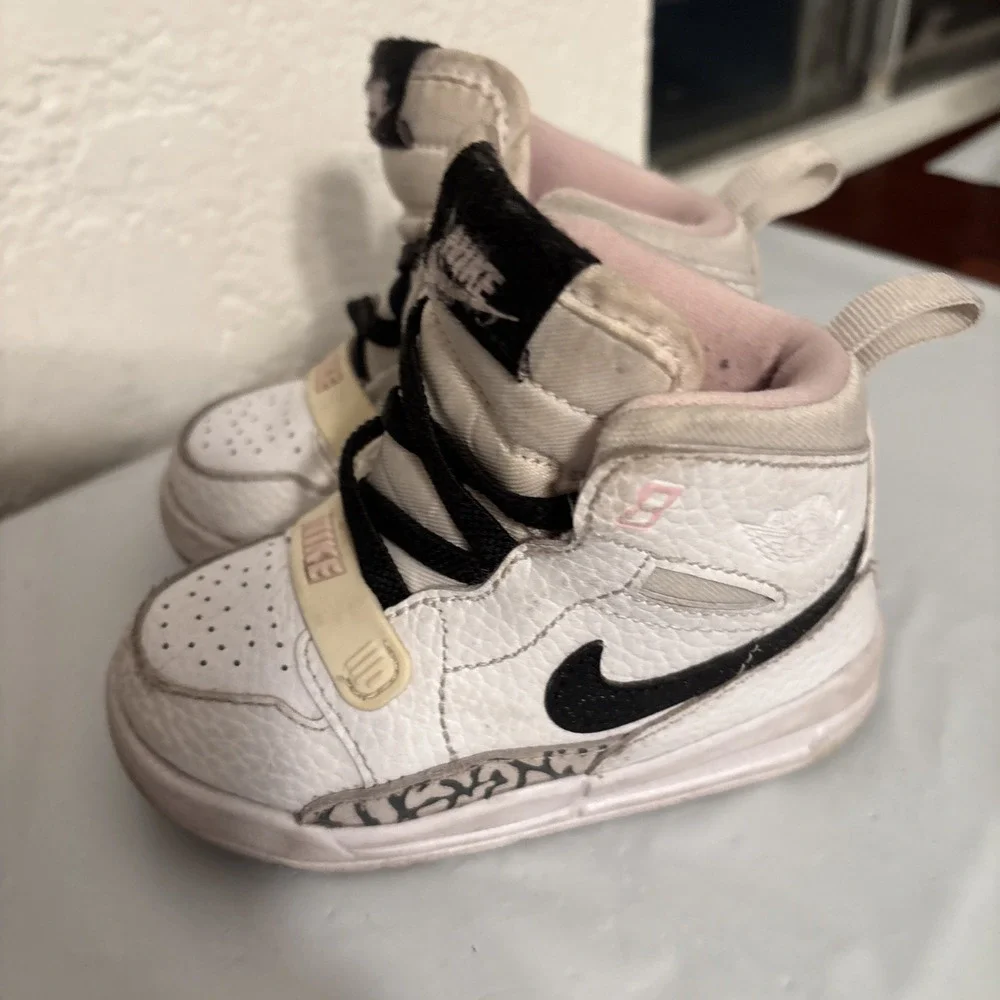 Nike Jordan Shoes‎ Kids Size 6